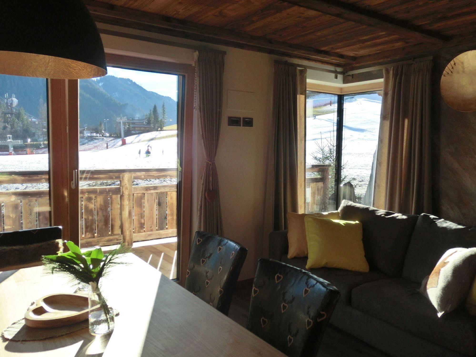 Chalet Stefan - Apartments La Villa  Exteriör bild