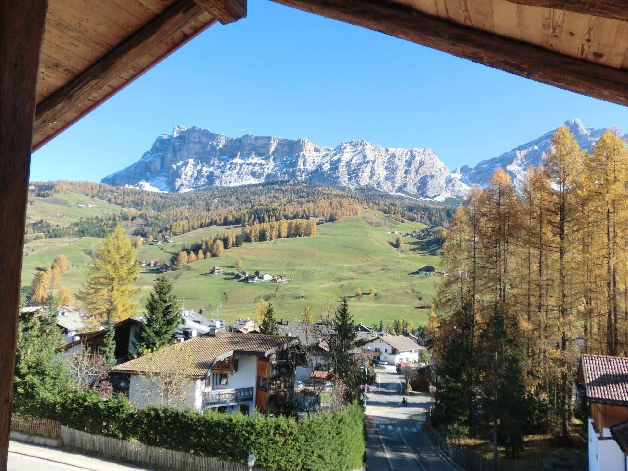 Chalet Stefan - Apartments La Villa  Exteriör bild
